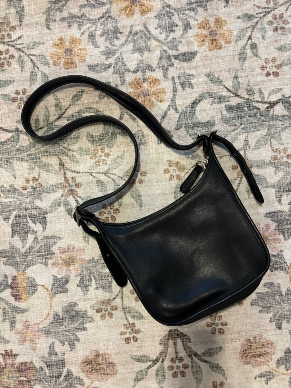 Classic Black COACH LEGACY Leather Crossbody Shoulder Bag